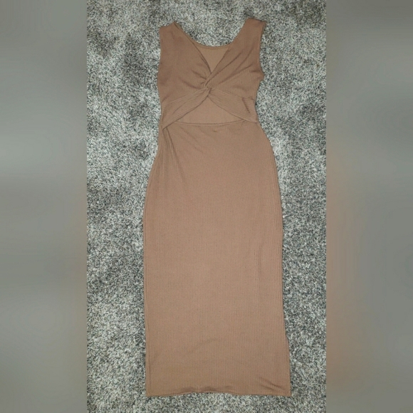 Antistar| Bodycon Ribbed Midi Dress with Scoop Neck and Back Cut Out - Picture 8 of 8